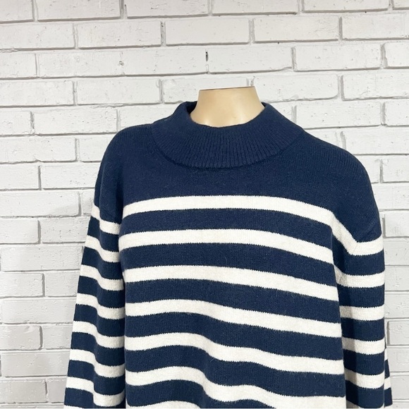 J.Crew Chunky crewneck sweater in Supersoft yarn - Picture 3 of 11